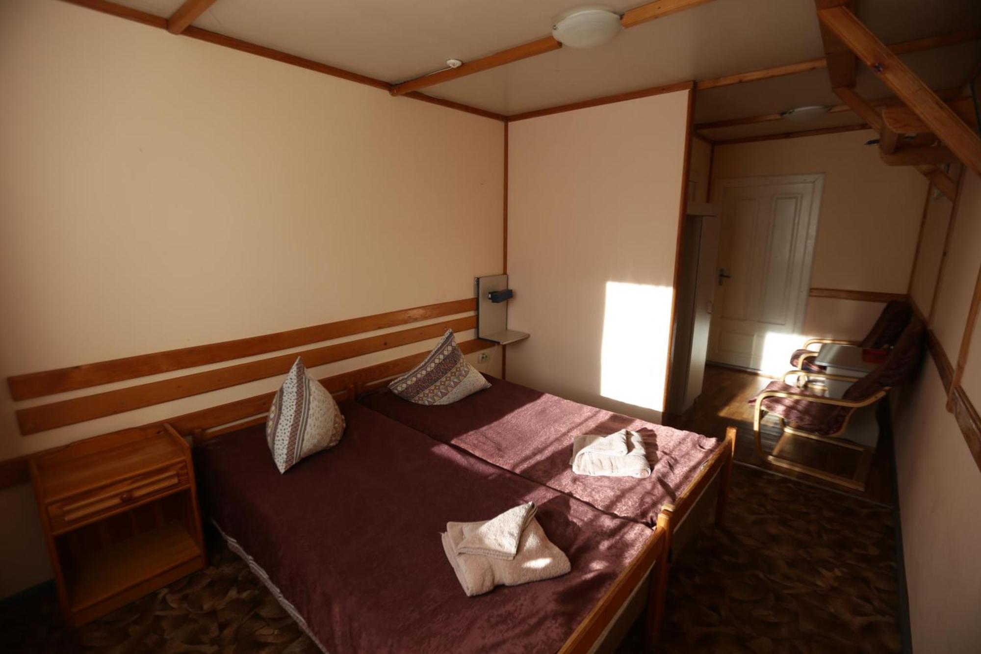 Guest House Podobovets 2000 ภายนอก รูปภาพ