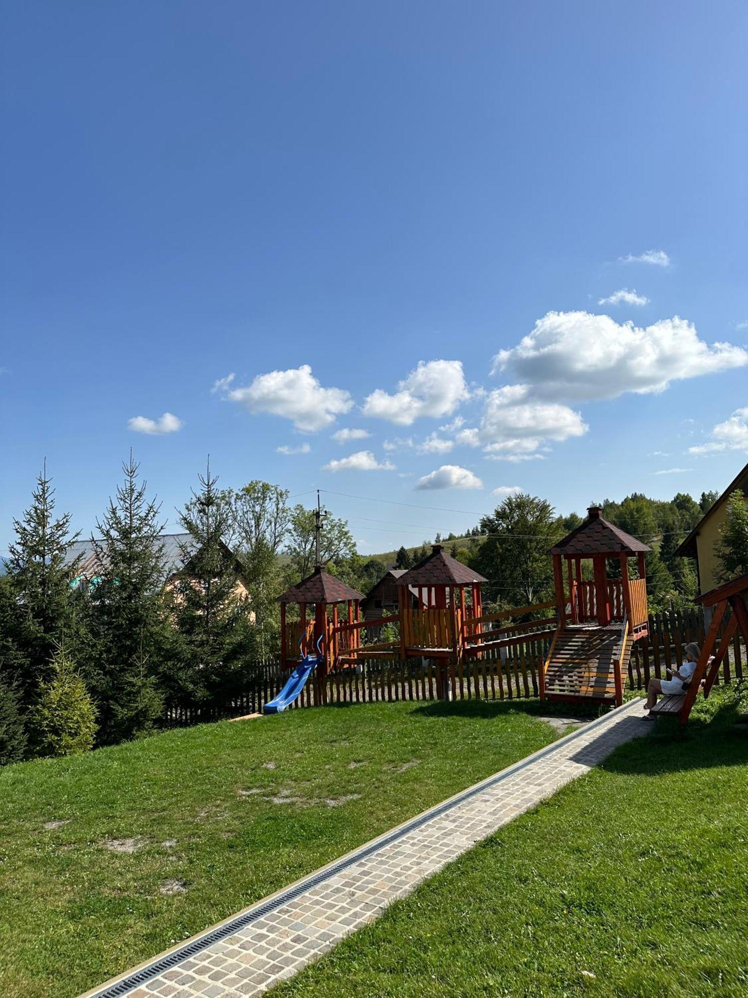 Guest House Podobovets 2000 ภายนอก รูปภาพ